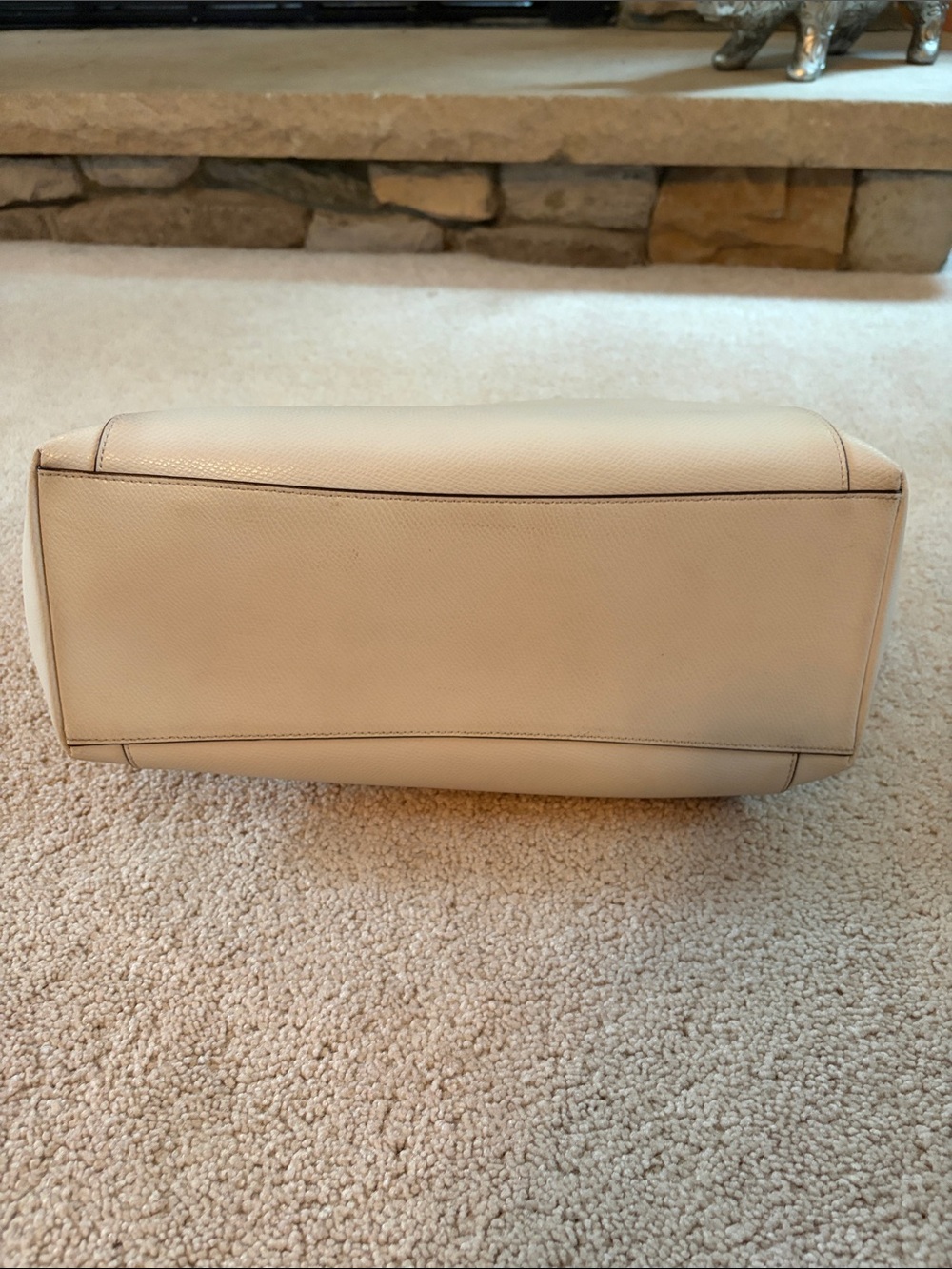Coach Cream Leather Tote with Gold Chain Details - Picture 3 of 4